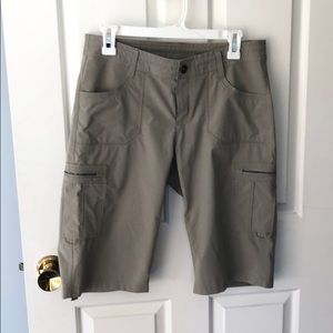 Women’s Kuhl Horizn shorts size 8 color khaki